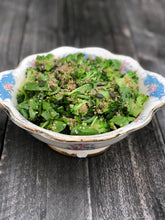 Load image into Gallery viewer, SEEDED QUINOA, BROCCOLI AND SPINACH SALAD
